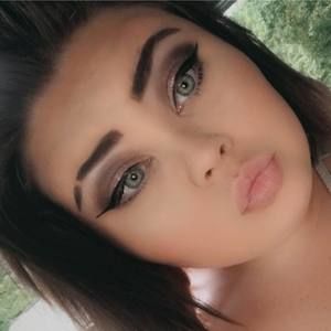 Meet your Posher, Selena